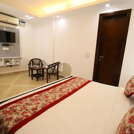 Hotel Nature View Green Park Metro Couple Friendly New Delhi Exterior foto