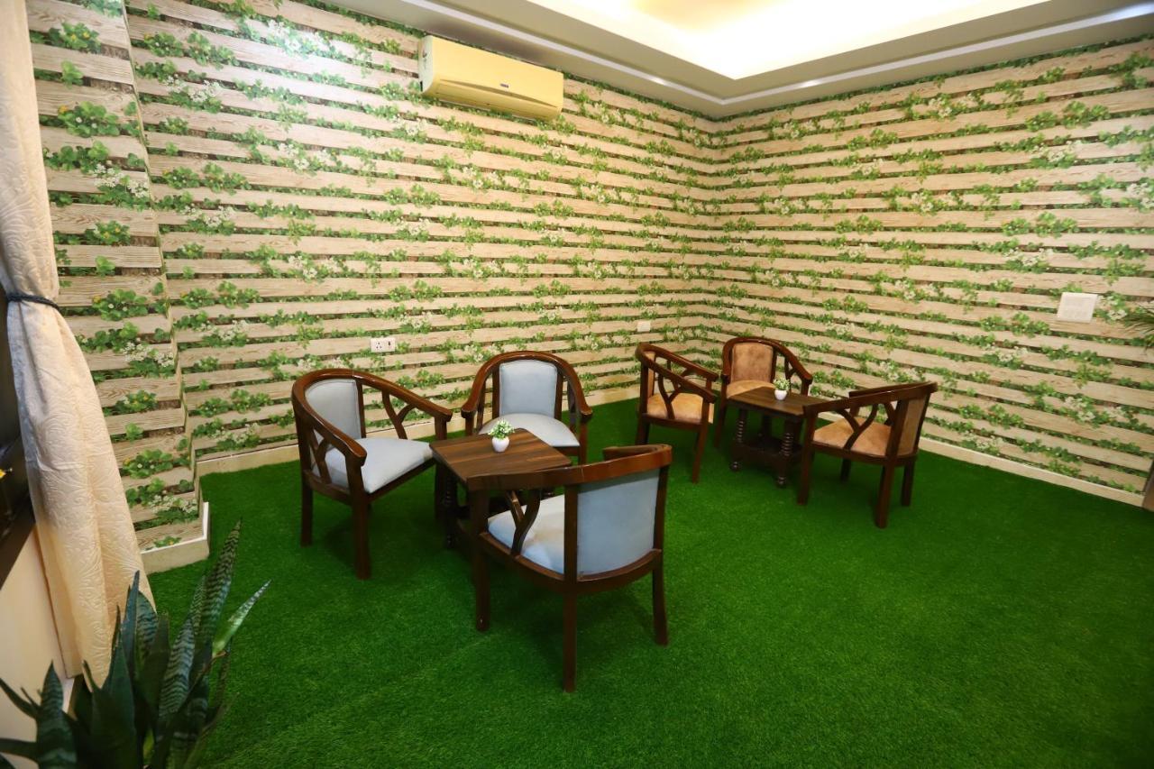 Hotel Nature View Green Park Metro Couple Friendly New Delhi Exterior foto